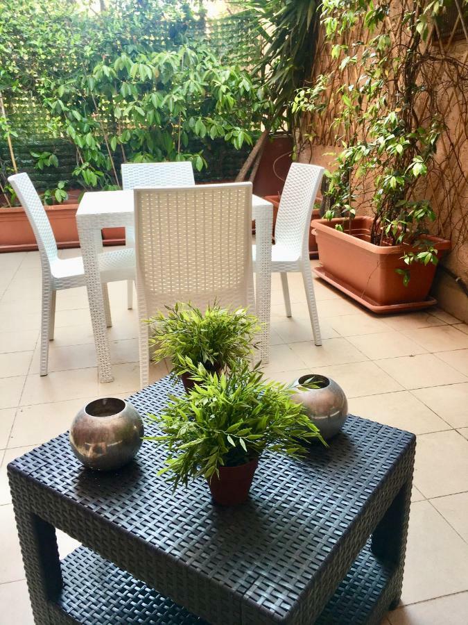 Chic 'n Charme Trastevere Terrace Apartment Rom